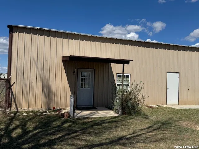 140 Bryce Ln Comfort, TX 78013